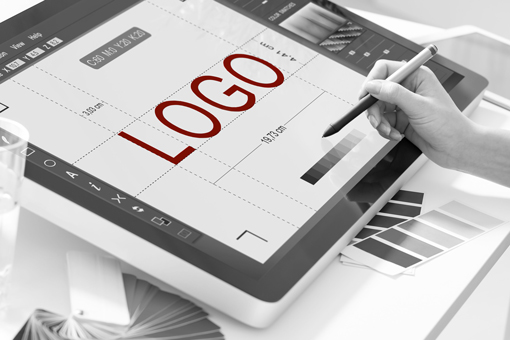 Création d'un logo sur une tablette graphique